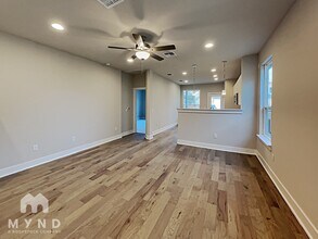 1606 Roseburg Dr in Austin, TX - Building Photo - Building Photo
