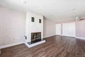 478 Sierra Vista Ln in Valley Cottage, NY - Building Photo - Building Photo