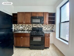 811A Willoughby Ave in Brooklyn, NY - Building Photo - Building Photo