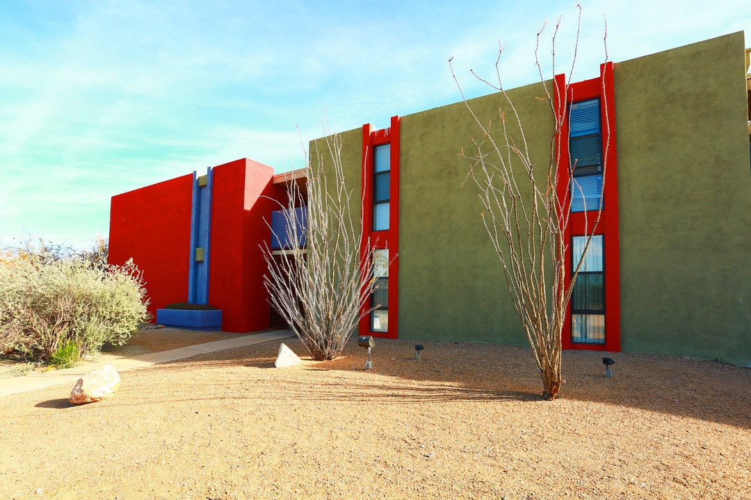 Miramonte Apartments in Tucson, AZ - Building Photo