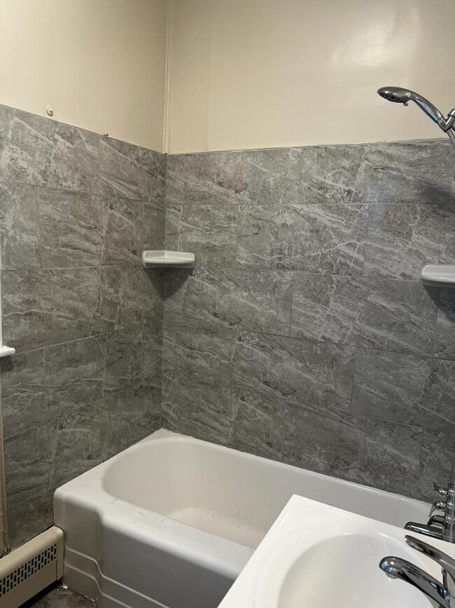 property at 629 N Jefferson St