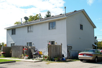 155 Denby St in Romeo, MI - Foto de edificio - Building Photo