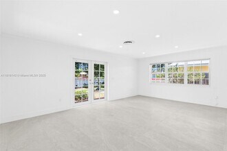 2070 NE 54th Ct in Fort Lauderdale, FL - Building Photo - Building Photo