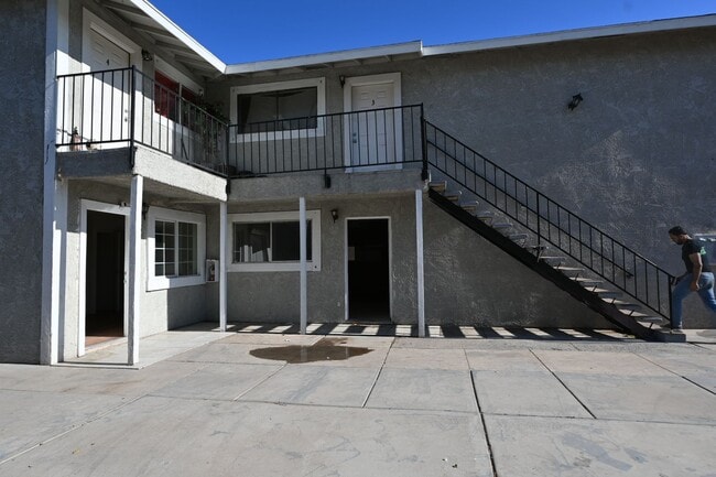 1512 Cobb Ln in Las Vegas, NV - Building Photo - Building Photo