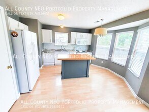 3141 Hines Rd in Columbus, OH - Building Photo - Building Photo