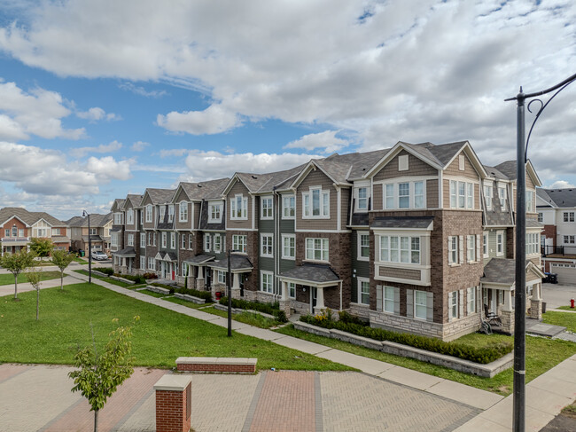 234 Remembrance Rd in Brampton, ON - Building Photo - Primary Photo