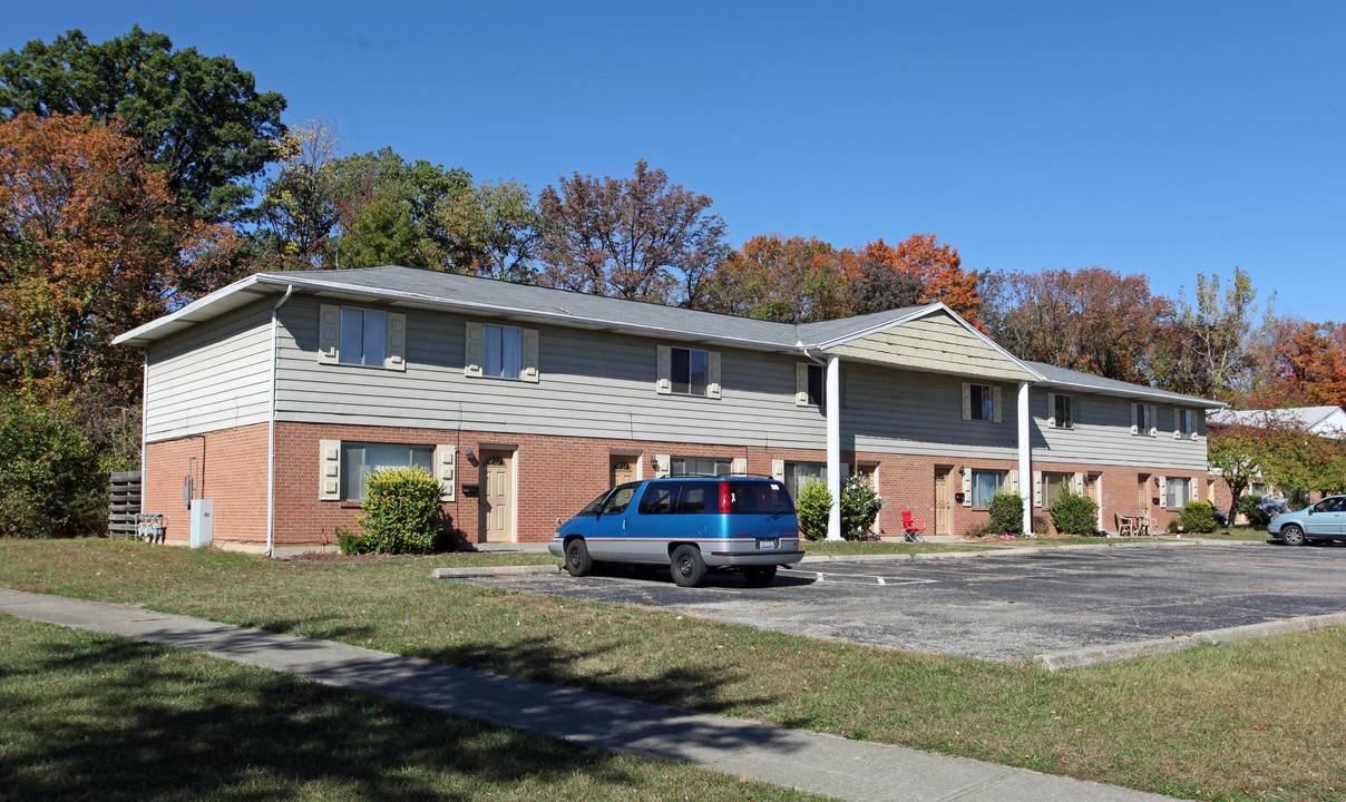 3040-3050 Benchwood Rd in Dayton, OH - Building Photo