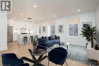 284 Wilson St E in Hamilton, ON - Building Photo - Building Photo