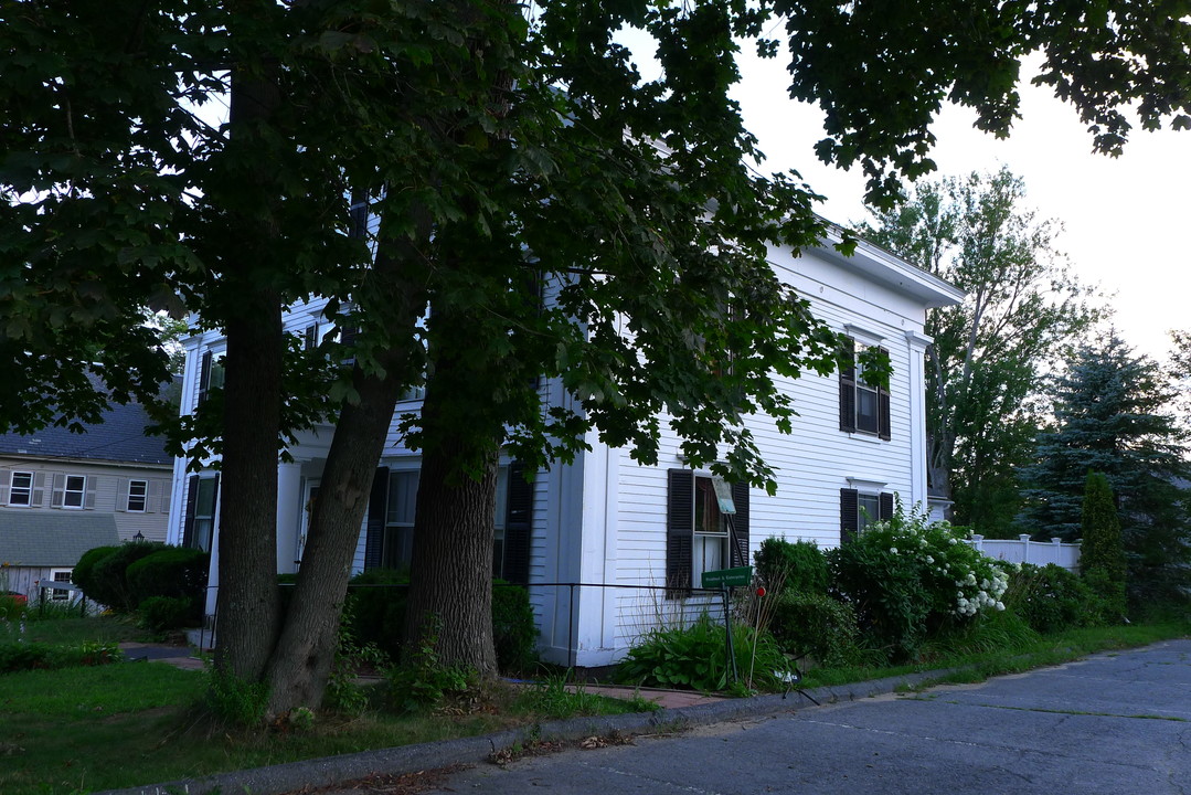 1 Pearl St in Gardner, MA - Foto de edificio