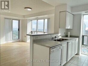 22 Olive Ave in Toronto, ON - Building Photo - Building Photo