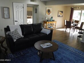 11029 W Caron Dr in Sun City, AZ - Building Photo - Building Photo