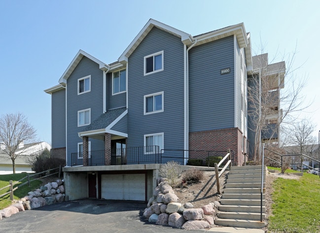 Brandywood Apartments in Oak Creek, WI - Foto de edificio - Building Photo