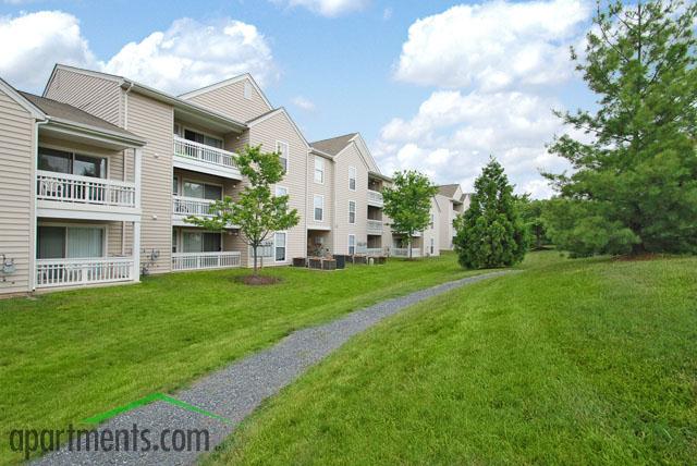 Charter Creek Apartments in Ashland, VA | ApartmentHomeLiving.com