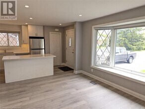 420 E 13th St in Hamilton, ON - Building Photo - Building Photo