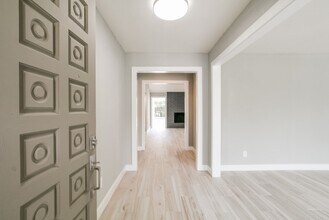 10827 Tupper Lake Dr in Houston, TX - Building Photo - Building Photo