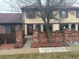 39565 Heatherheath Dr in Clinton Township, MI - Building Photo