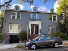 2421 Hilgard Ave, Unit 2421 in Berkeley, CA - Building Photo