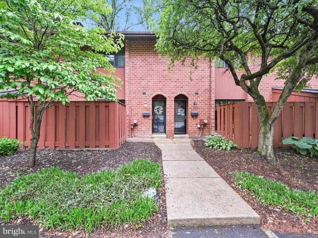 property at 1802 Worthington Dr