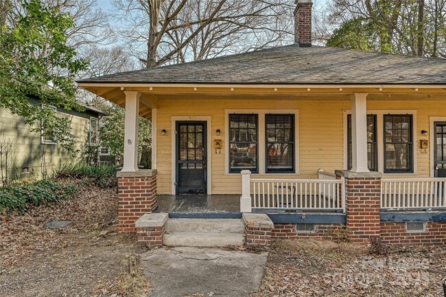 property at 1506 Nassau Blvd