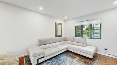 17 Arthur Pl in Yonkers, NY - Building Photo - Building Photo
