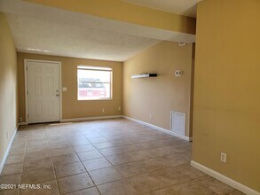 115 Saratoga Cir S in Atlantic Beach, FL - Building Photo - Building Photo