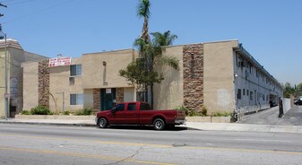 Saticoy Apartments in North Hollywood, CA - Building Photo