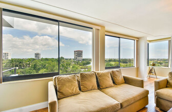 1500 Presidential Way, Unit 804 in West Palm Beach, FL - Building Photo - Building Photo