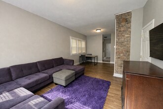 1709 N Astor St in Milwaukee, WI - Foto de edificio - Building Photo