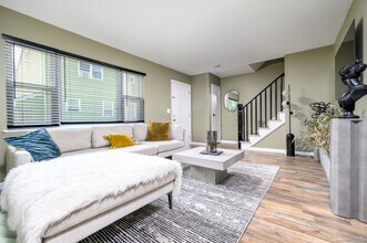 63 Maple Tree Ave in Stamford, CT - Building Photo - Building Photo