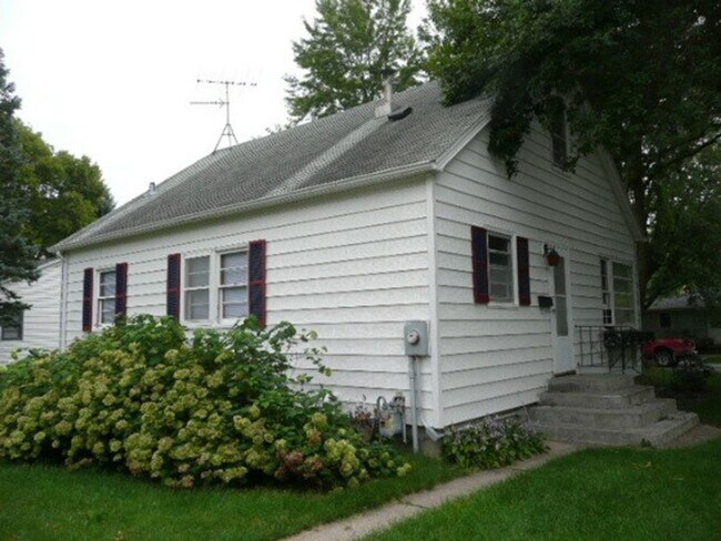 101 4th St SE in New Prague, MN - Building Photo - Building Photo