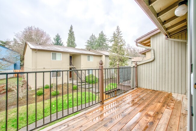 Cedar Crest apartments in Salem, OR - Building Photo - Building Photo