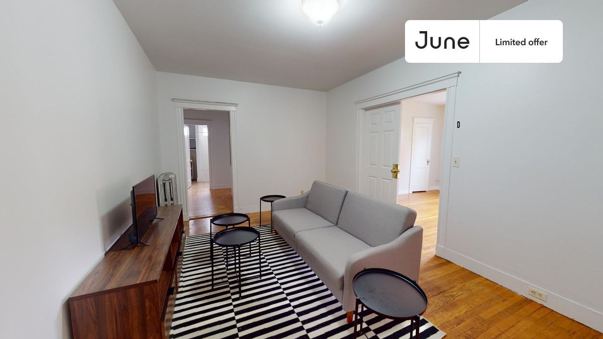 42 Orchard Rd, Unit 1 in Brookline, MA - Foto de edificio