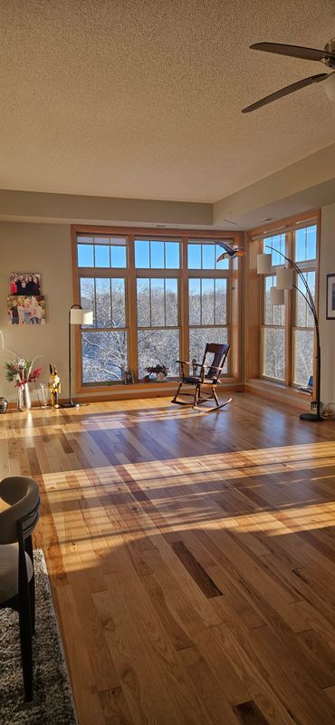 2201 Village Ln in Bloomington, MN - Foto de edificio - Building Photo