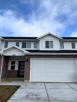 302 E 1500 N in Harrisville, UT - Building Photo