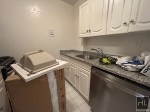 Fourth Avenue, Unit 9N in New York, NY - Building Photo - Building Photo