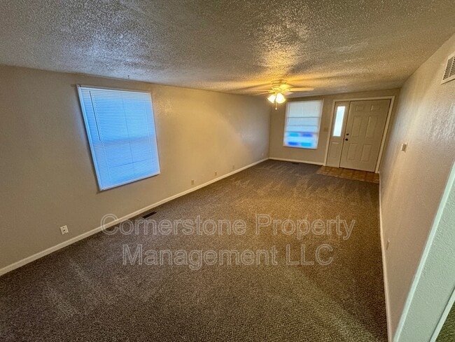 1307 Elm St in Eudora, KS - Building Photo - Building Photo