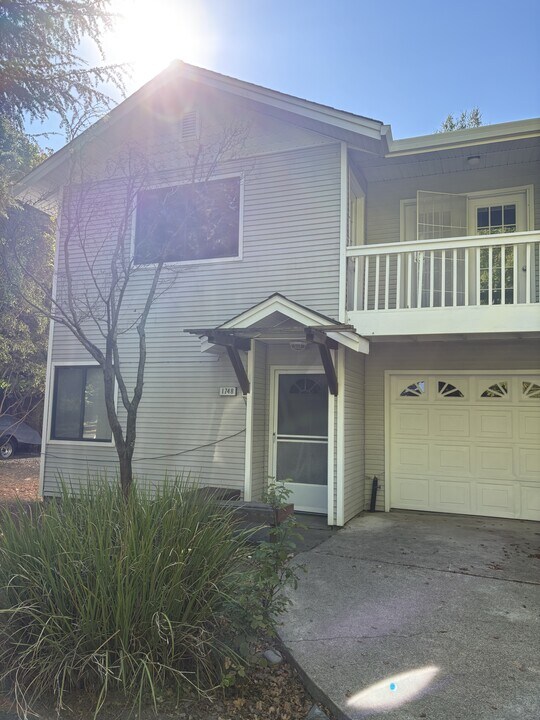 1748 Mount Olive Dr in Santa Rosa, CA - Building Photo
