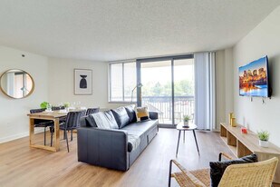 801 15th St S, Unit FL2-ID1022436P in Arlington, VA - Building Photo