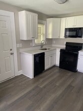 4943 Doris St in Winston-Salem, NC - Building Photo - Building Photo