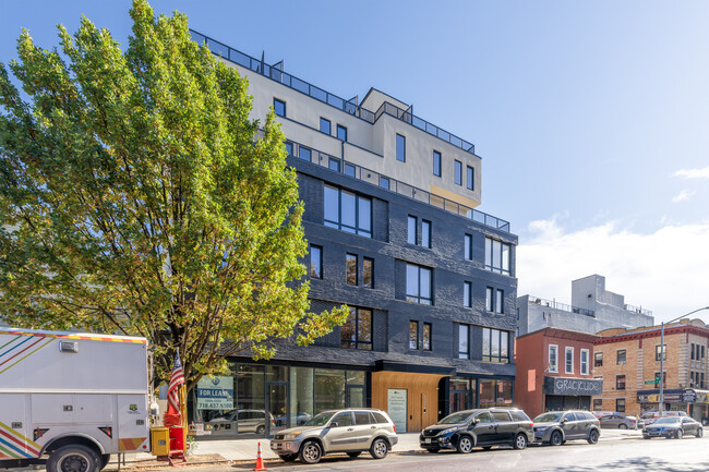 625 Rogers Ave in Brooklyn, NY - Building Photo - Building Photo