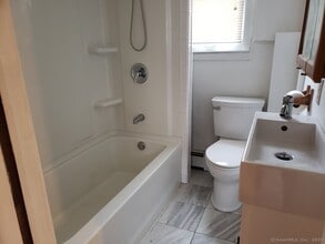 359 Atwood Ave in Waterbury, CT - Building Photo - Building Photo