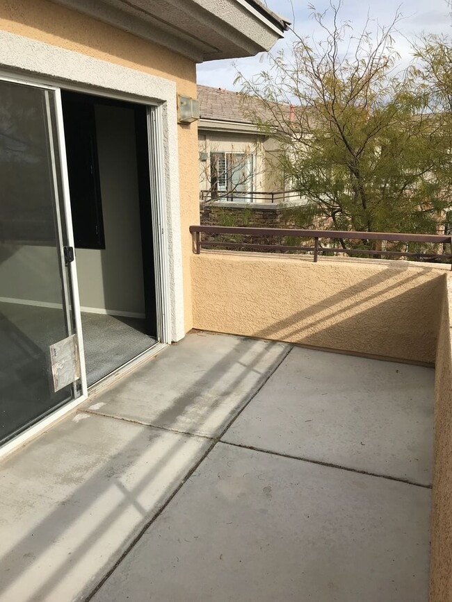 708 Peachy Canyon Cir in Las Vegas, NV - Building Photo - Building Photo