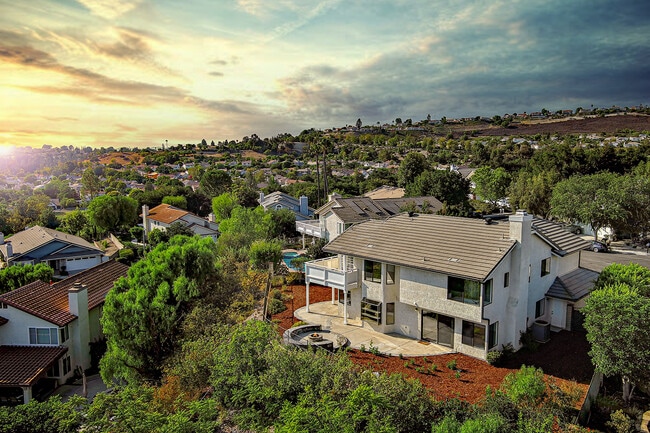2568 Picadilly Cir in Thousand Oaks, CA - Building Photo - Building Photo