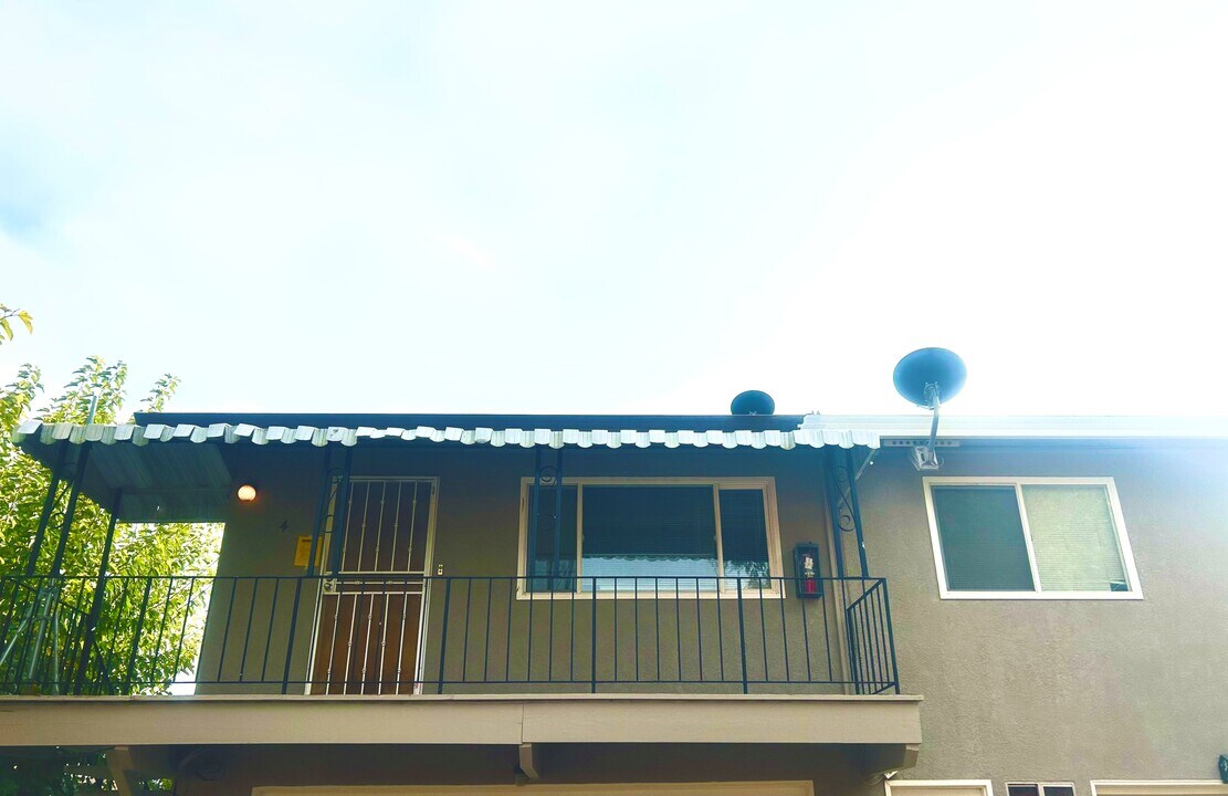 9071 Montoya St, Unit 4 in Sacramento, CA - Building Photo