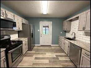 2704 Timbermist Cir in Benton, AR - Building Photo - Building Photo