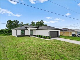 2813 27th St SW in Lehigh Acres, FL - Building Photo