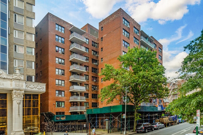 13324 Sanford Ave in Flushing, NY - Building Photo - Building Photo