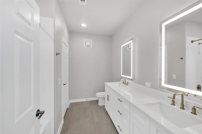 property at 7300 Magnolia Pkwy
