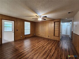 1480 W Klein Rd in New Braunfels, TX - Building Photo