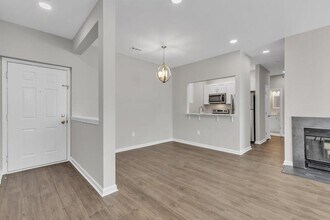 606 Rolling Hill Walk in Odenton, MD - Building Photo - Building Photo